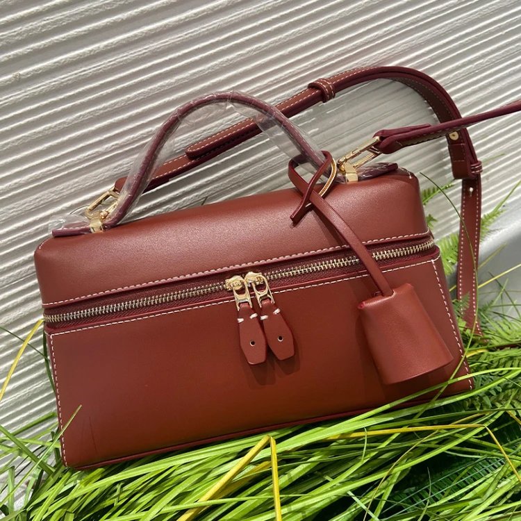 LOEWE Amazona Red Ba