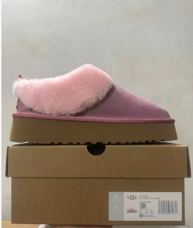 UGG Classic Mini Pin