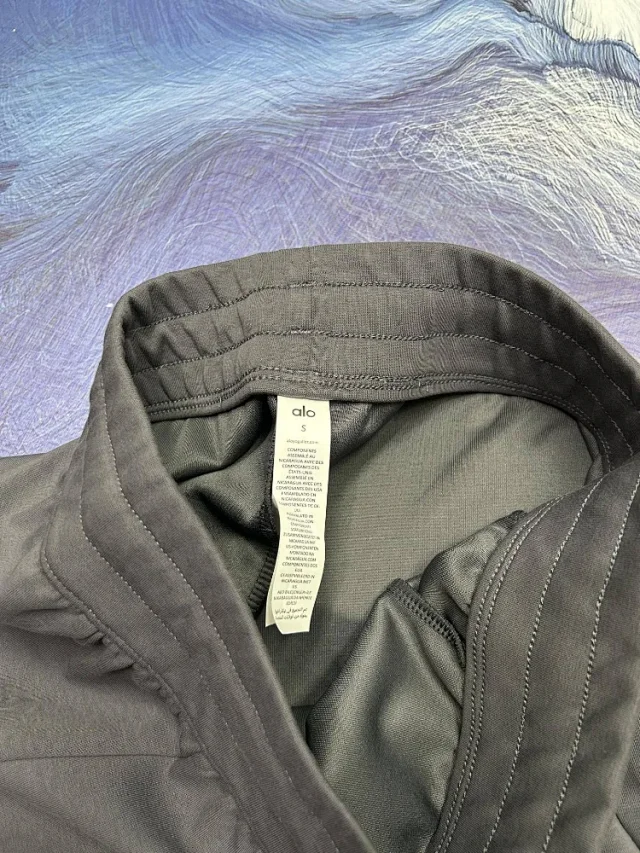 Alo Trousers Wide-Leg Drawstring Pants product detail image 4