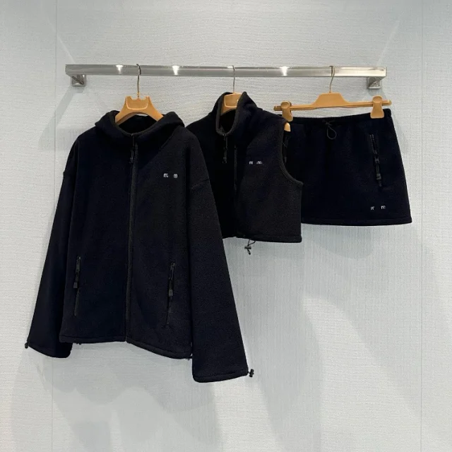 Unbranded Fleece zip-front hoodie, vest and skirt set product detail image 1