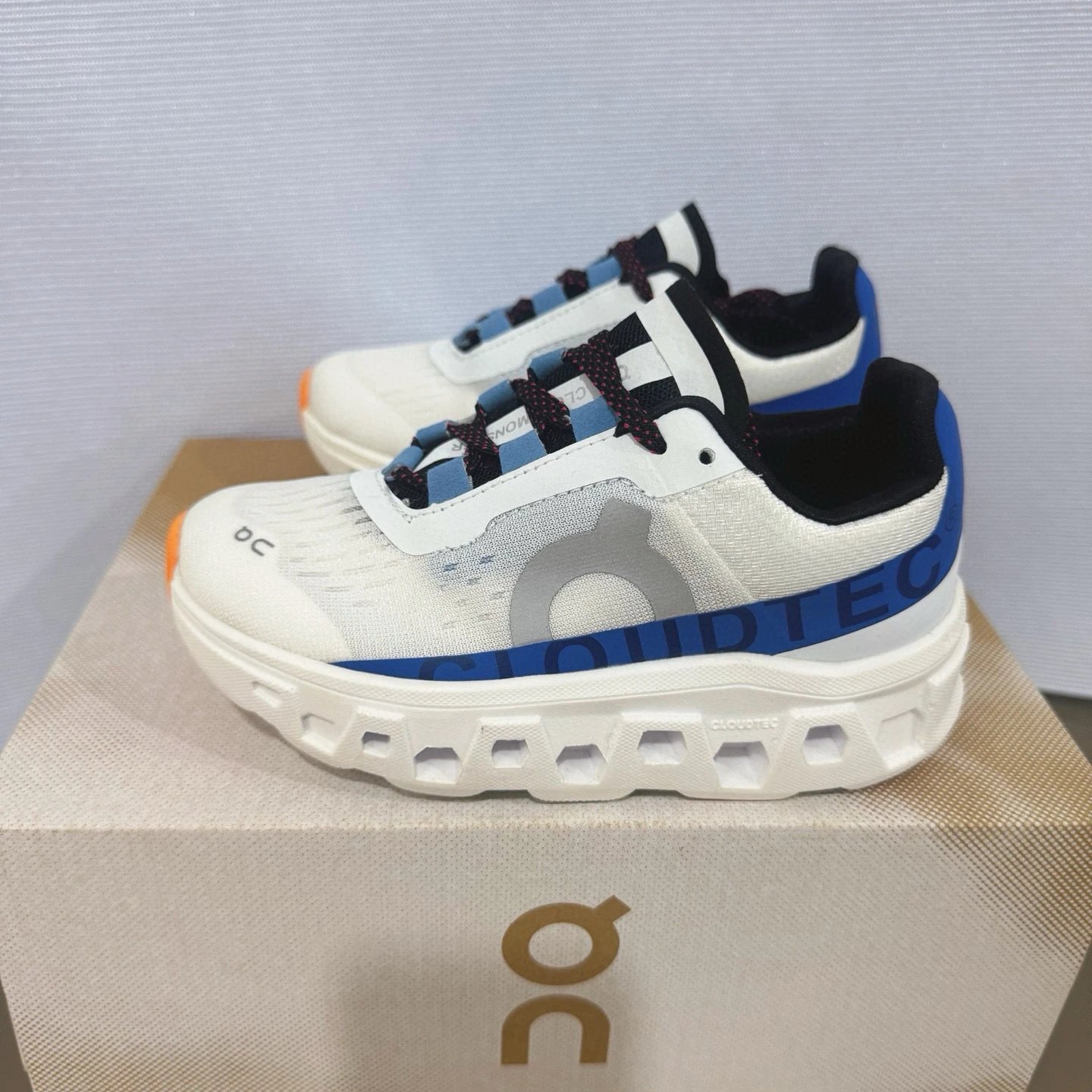 On Sneakers Cloudmonster image 7