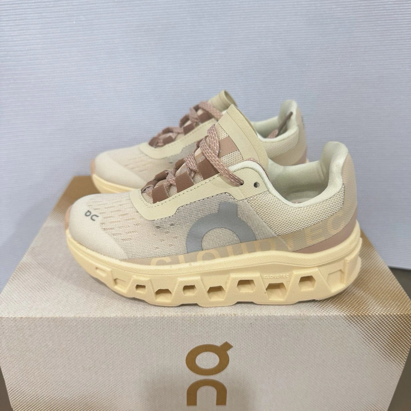 On Sneakers Cloudmonster image 4