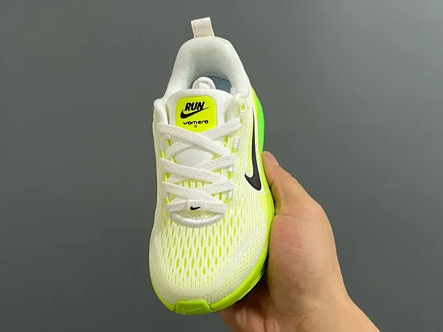 Nike Sneakers Vomero 18 product detail image 5