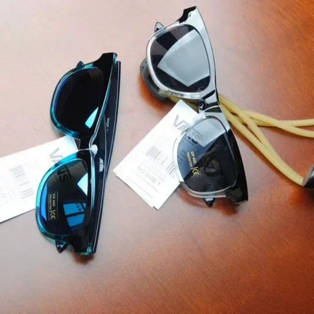 Vans Eyewear Two-tone rectangular sunglasses product detail image 6