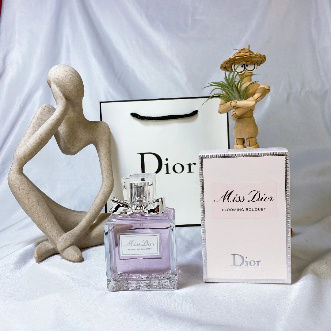 Dior Model 3437 - Floral Pattern Sweetheart perfume 100ml