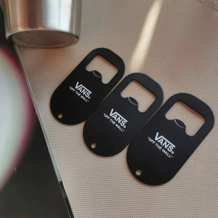 Vans "Off The Wall" Bottle Opener Keychain - 004090
