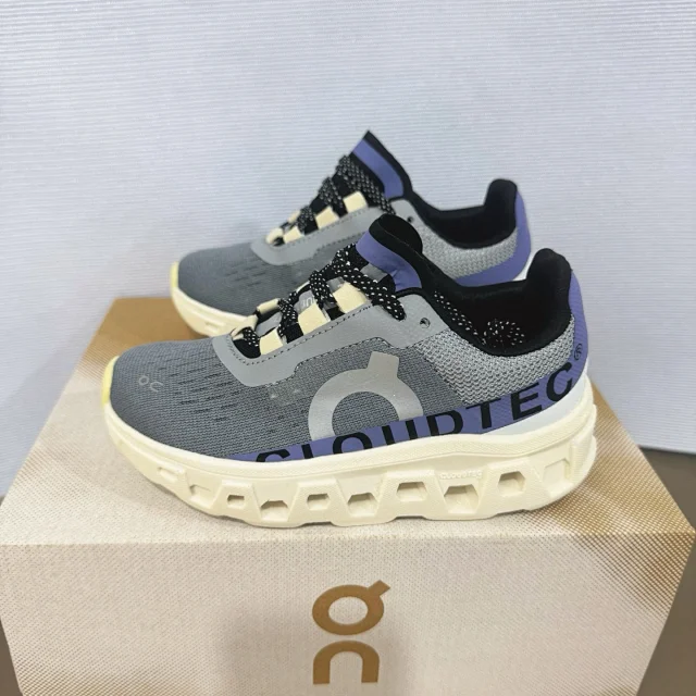 On Sneakers Cloudmonster product detail image 11