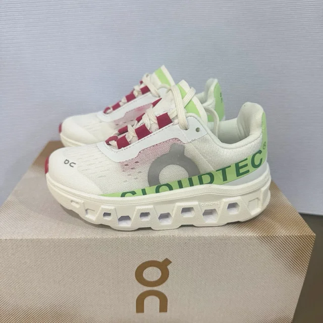 On Sneakers Cloudmonster product detail image 6