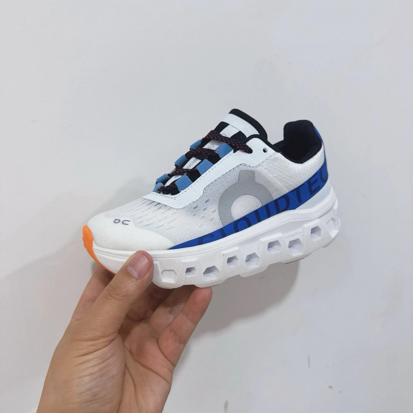 On Sneakers Cloudmonster — Blue and white
