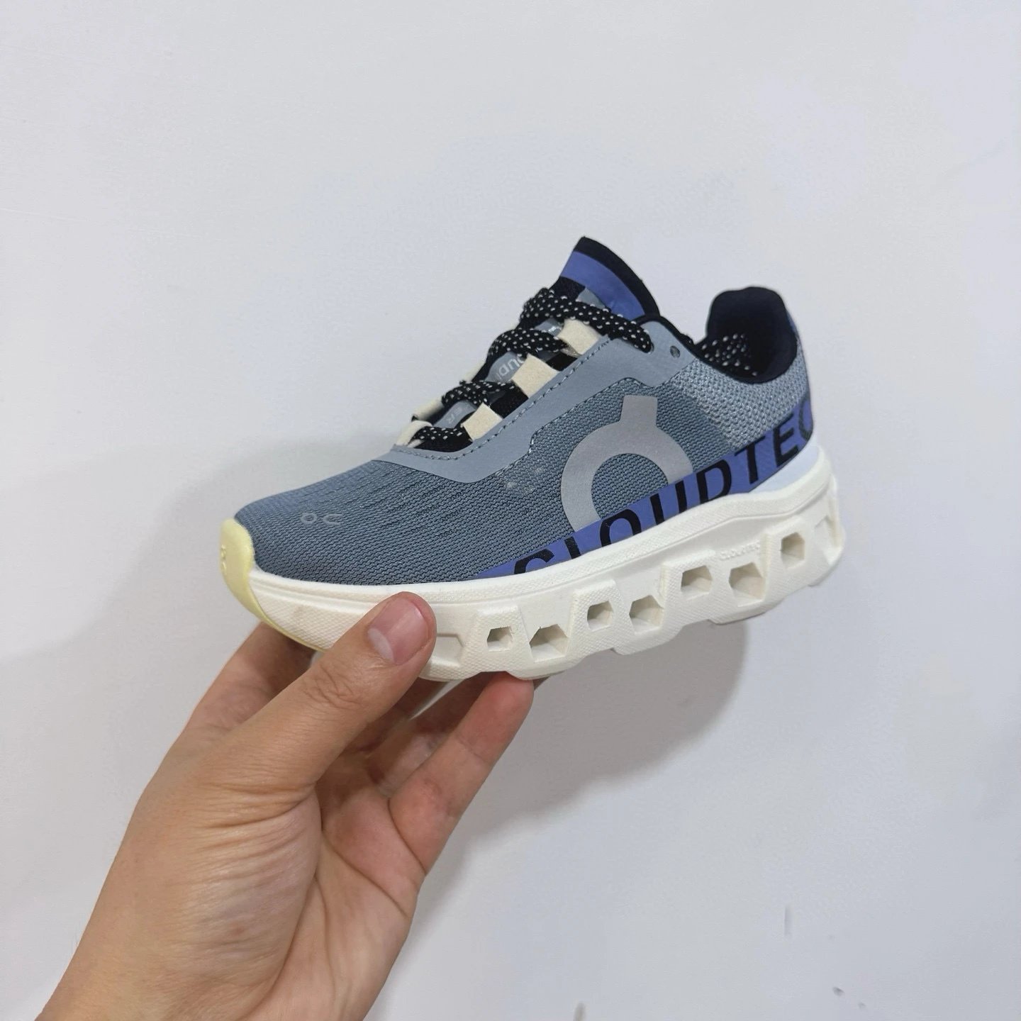 On Sneakers Cloudmonster — Gray-purple