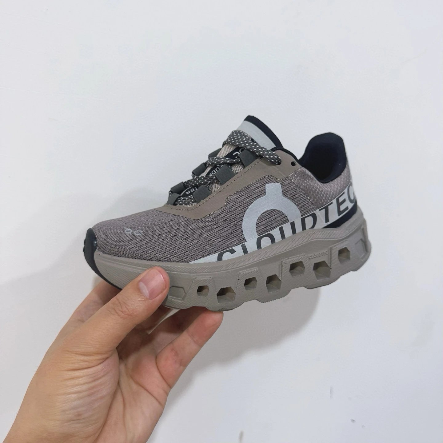 On Sneakers Cloudmonster — Iron gray