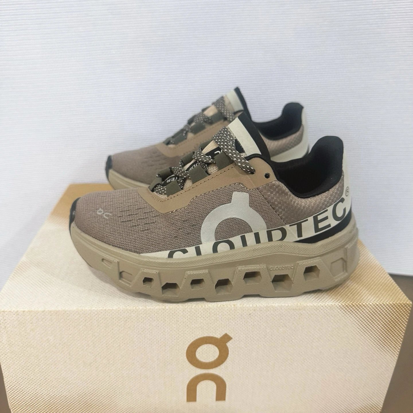 On Sneakers Cloudmonster image 3