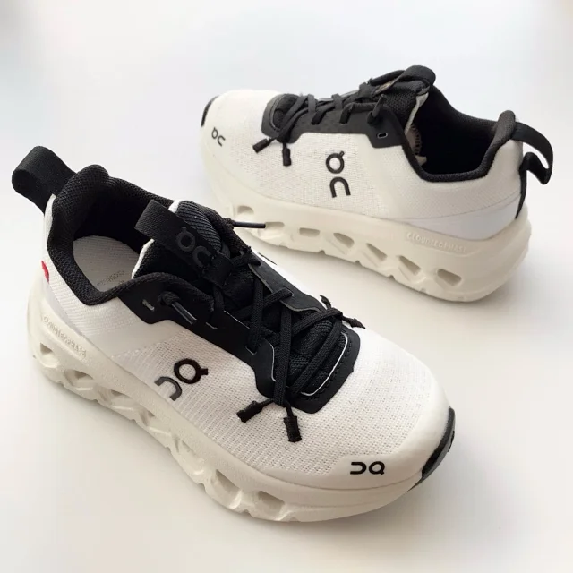 On Sneakers Mesh Lace-Up Hollow-Sole product detail image 3