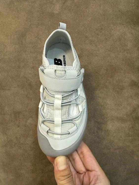 New Balance Sandals K3205 closed-toe hook-and-loop image 10