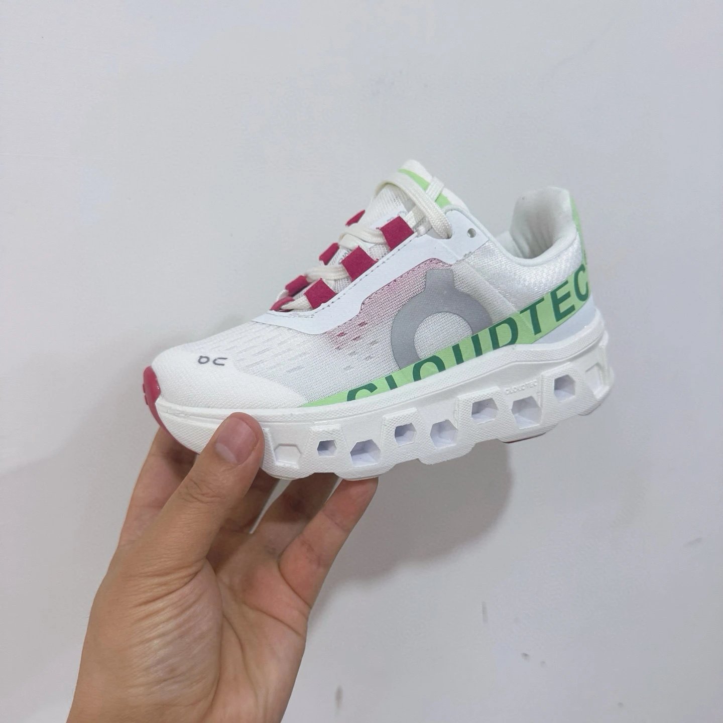 On Sneakers Cloudmonster — White and green