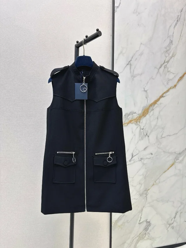 Unbranded Dresses Sleeveless Stand-Collar Zip-Front Utility Dress with Cargo Pockets product detail image 1