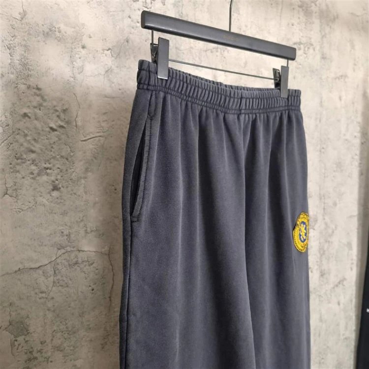 Umbro Trousers Wide-Leg Sweatpants image 5