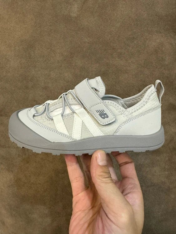 New Balance Sandals K3205 closed-toe hook-and-loop image 8