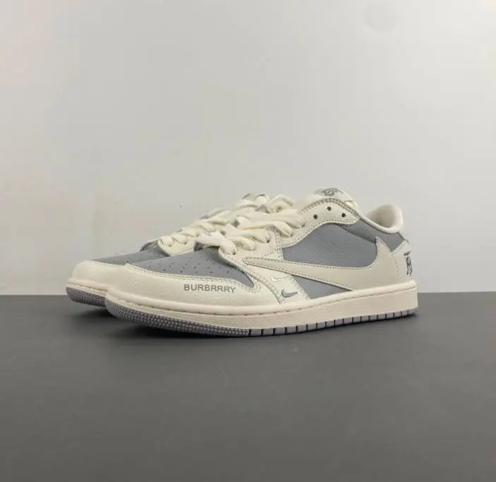Nike Sneakers Low-Top Reverse-Swoosh — Beige