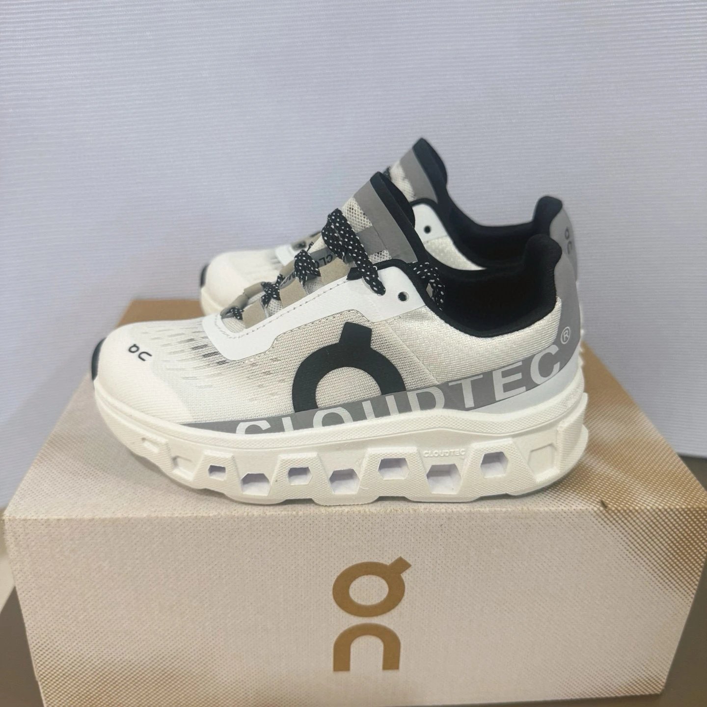 On Sneakers Cloudmonster image 10
