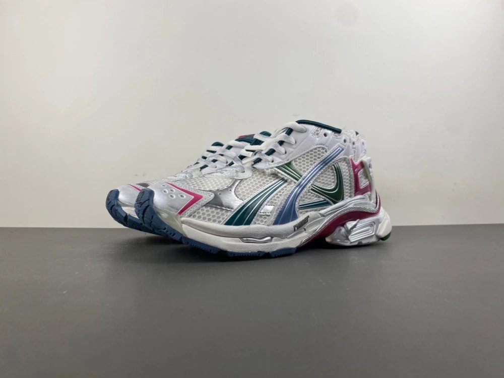 Balenciaga Sneakers Chunky Lace-Up — White jade pink