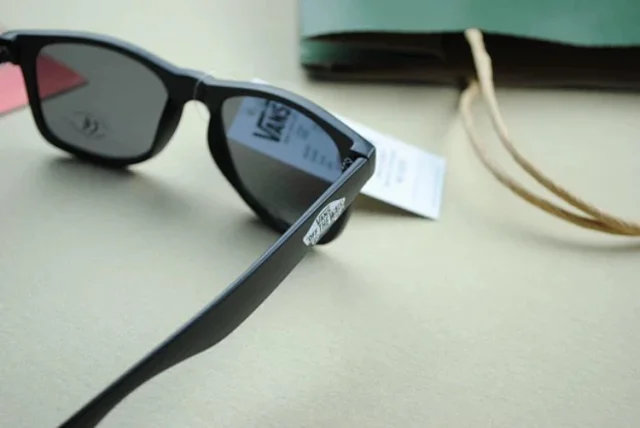 Vans Eyewear Rectangular sunglasses with Off The Wall temple logo product detail image 4