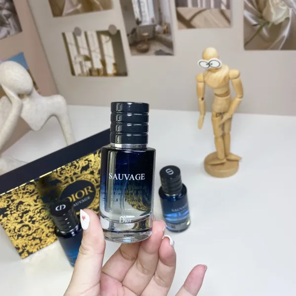 Dior Sauvage Eau de Parfum Gift Set 3x30ml Blue Perfume - 6