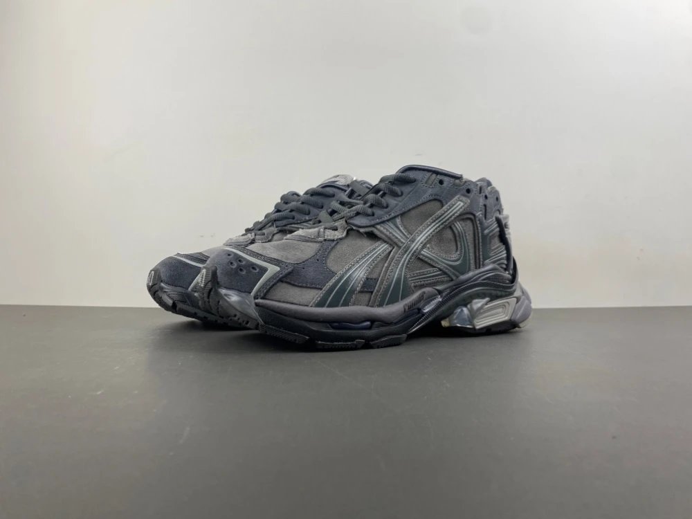 Balenciaga Sneakers Chunky Lace-Up — Dark gray, all white, skin tone
