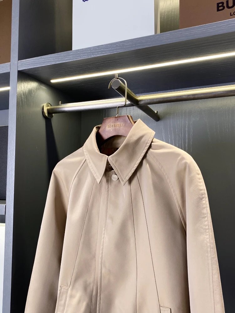 Unbranded Jackets Pointed-Collar Paneled Jacket with Elastic Hem image 3