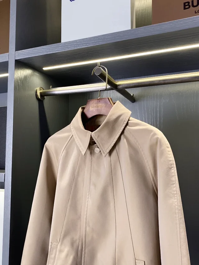 Unbranded Jackets Pointed-Collar Paneled Jacket with Elastic Hem product detail image 3