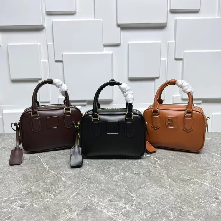 Leather Handbag Clas