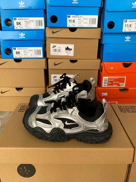 Nike Sneakers Children's chunky mesh low-top image 6