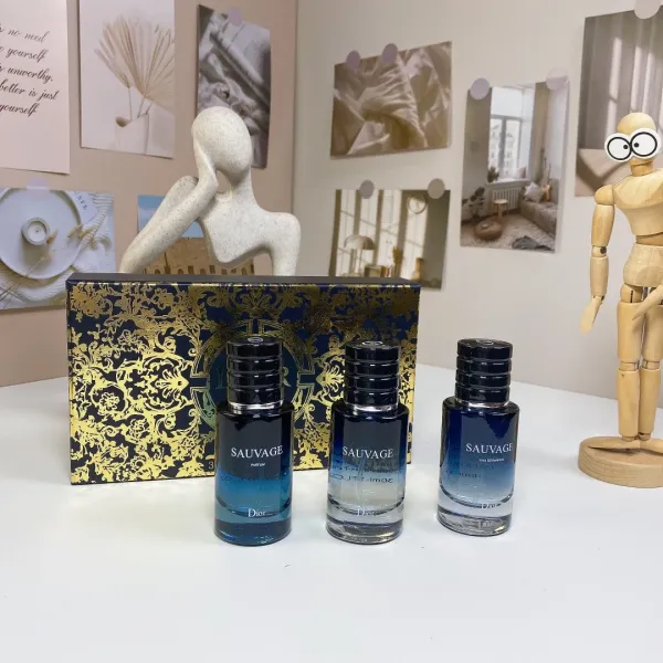 Dior Sauvage Eau de Parfum Gift Set 3x30ml Blue Perfume - 4