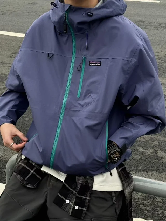 Patagonia Jackets Hooded contrast-zip shell jacket product detail image 2