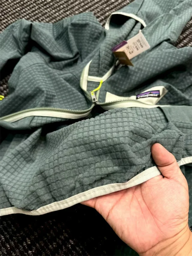 Patagonia Jackets R2 TechFace Hooded Jacket product detail image 8