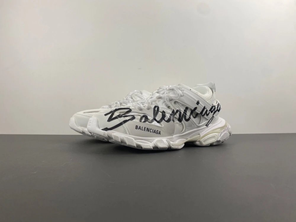 Balenciaga Sneakers Chunky Lace-Up — Black and white English letters
