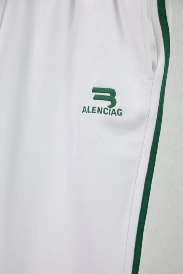 Unbranded Trousers Straight-leg striped track pants with elastic waistband product detail image 3