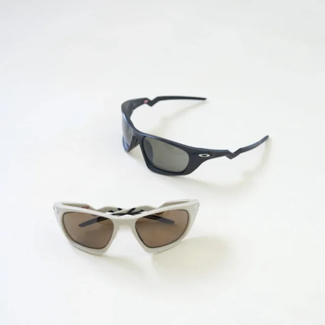 Oakley Eyewear Angular wraparound sunglasses product detail image 1