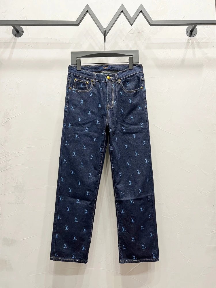 SKU-06-A3 pants in the pictured color (full-body logo embroidery)