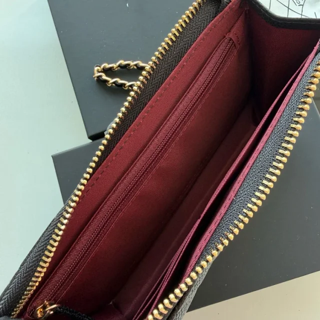 Chanel Crossbody Bags Quilted chain phone wallet bag product detail image 3