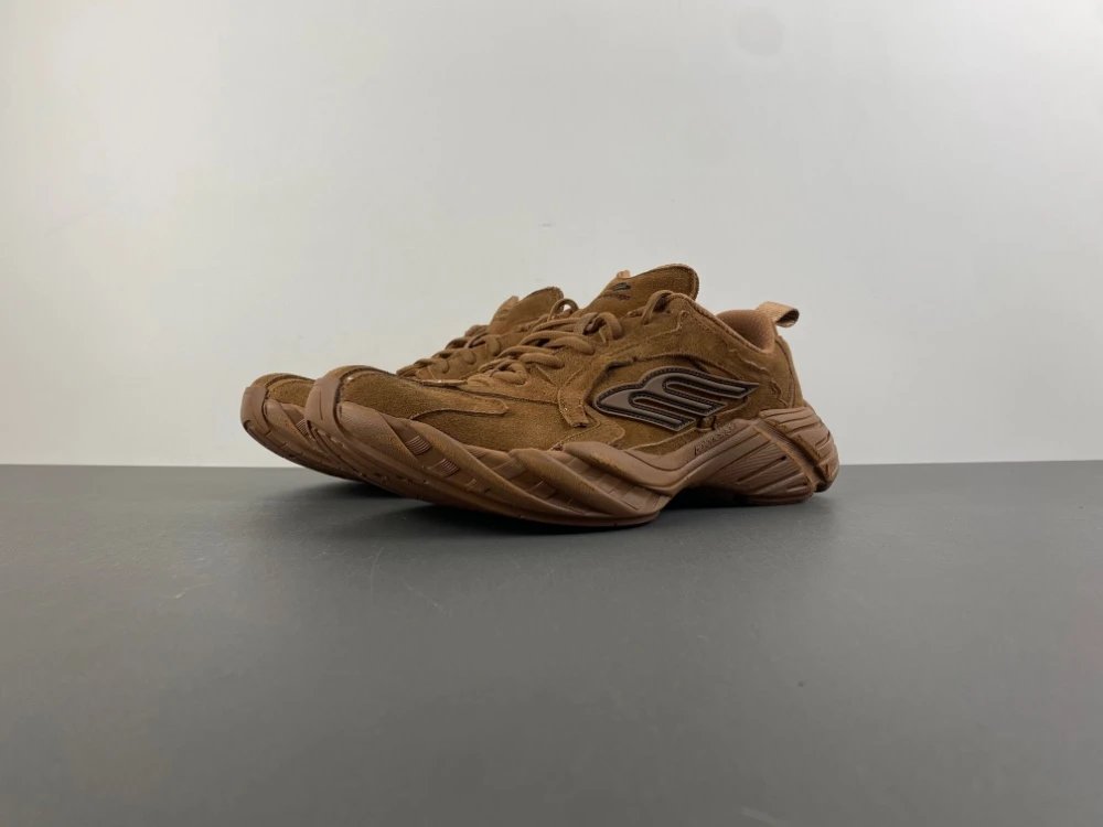 Balenciaga Sneakers Chunky Lace-Up — Brown