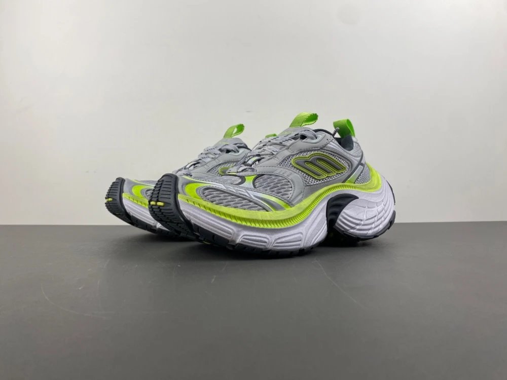 Balenciaga Sneakers Chunky Lace-Up — White, fluorescent green, black