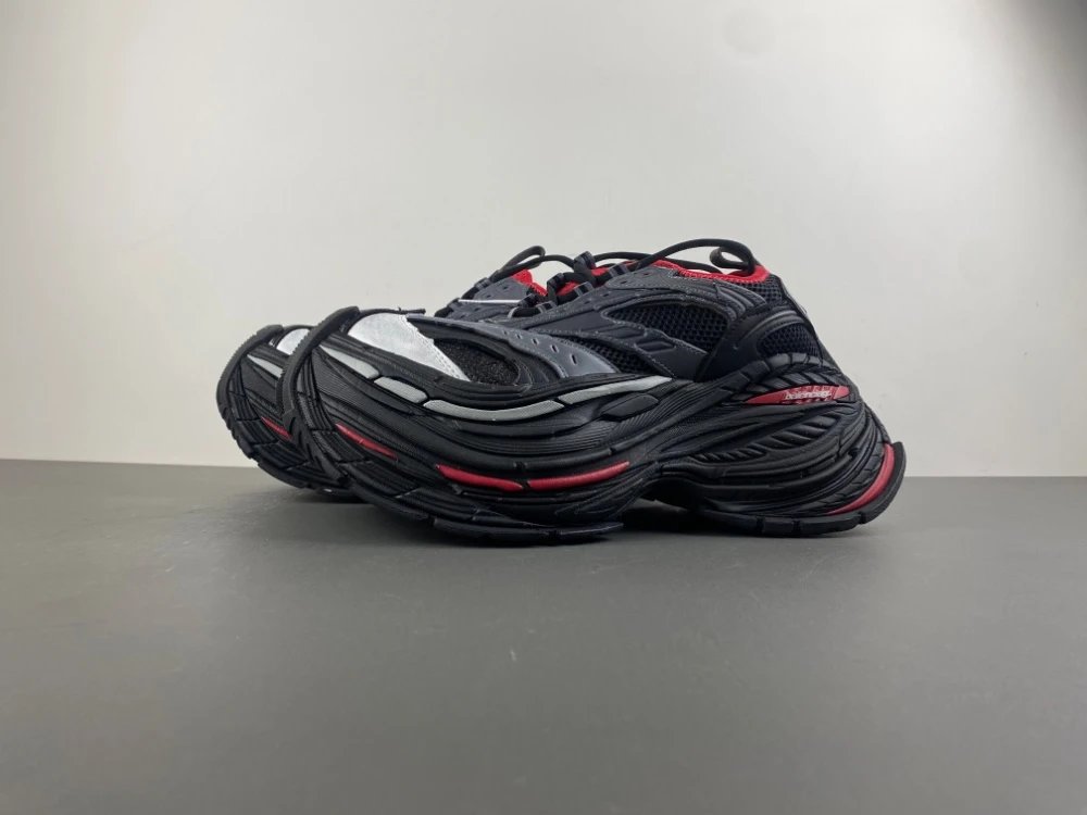 Balenciaga Sneakers Chunky Lace-Up — Black, gray, and red