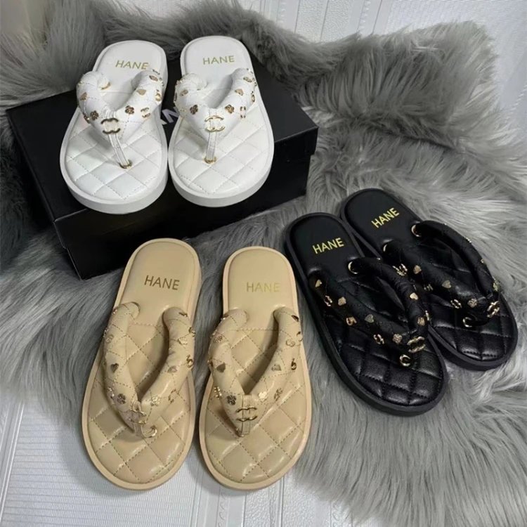 Chanel Quilted Heart Charm Thong Sandals - 007869