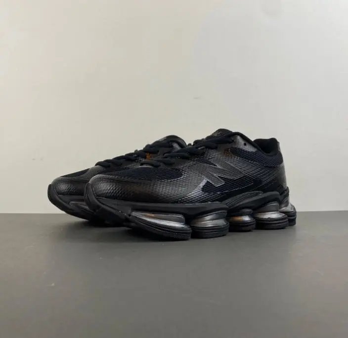 New Balance Sneakers Low-Top Lace-Up — All black