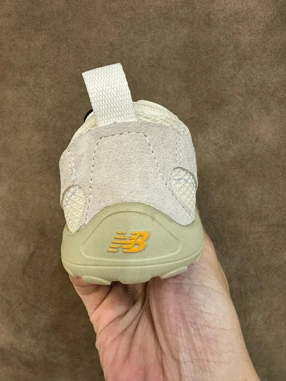 New Balance Sneakers MT10 wide-fit mesh product detail image 8