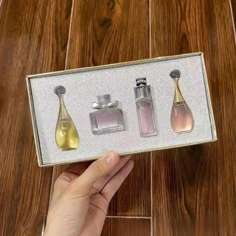 Dior Perfume Mini Gift Set — SKU-01-Dijia silver box four-piece set