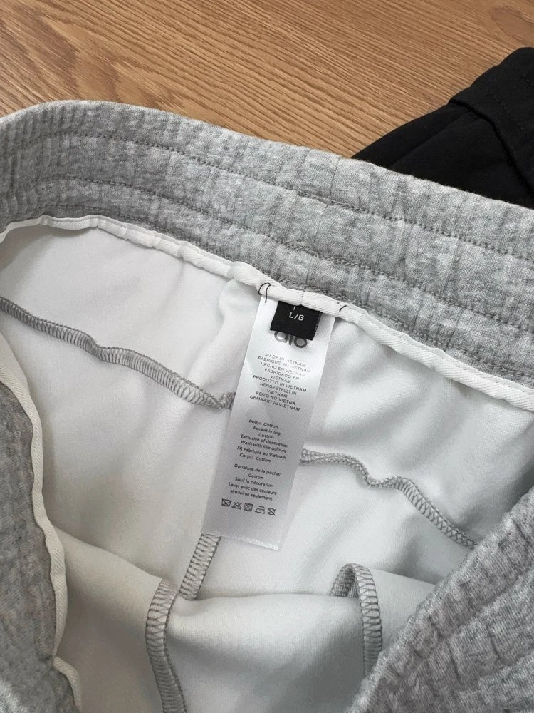 Alo Trousers Straight-Leg Drawstring Sweatpants image 6