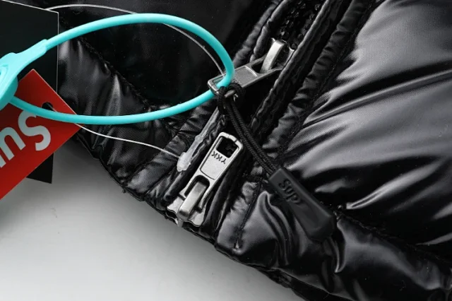 Fox Down Jackets Shiny Hooded Logo-Patch Puffer Jacket product detail image 7