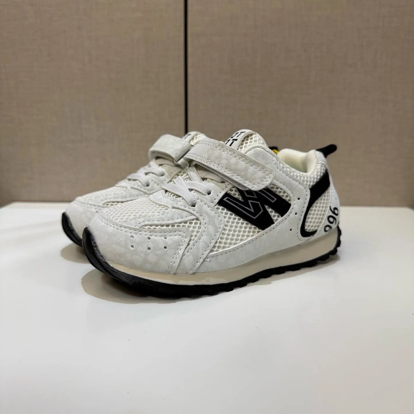 New Balance Sneakers 996 hook-and-loop — Black and white